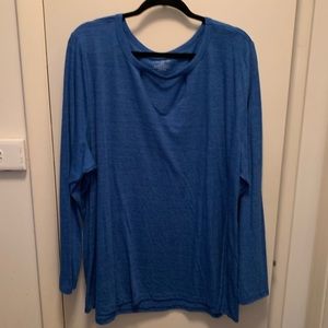 Long sleeve tee with choker detail.